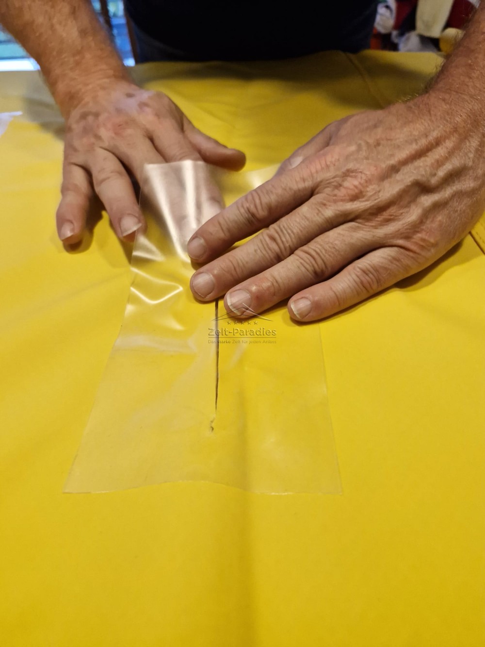 Planen-Reparatur-Folie_2.jpg