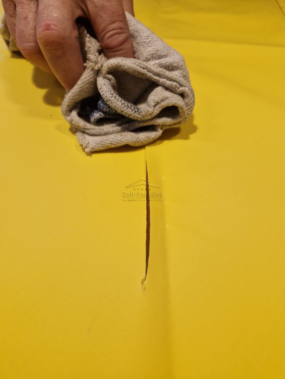 Planen-Reparatur-Folie_1.jpg